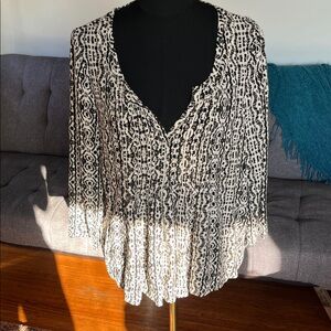 Anthropologie Vanessa Virginia Black and White Patterned Blouse Size 2